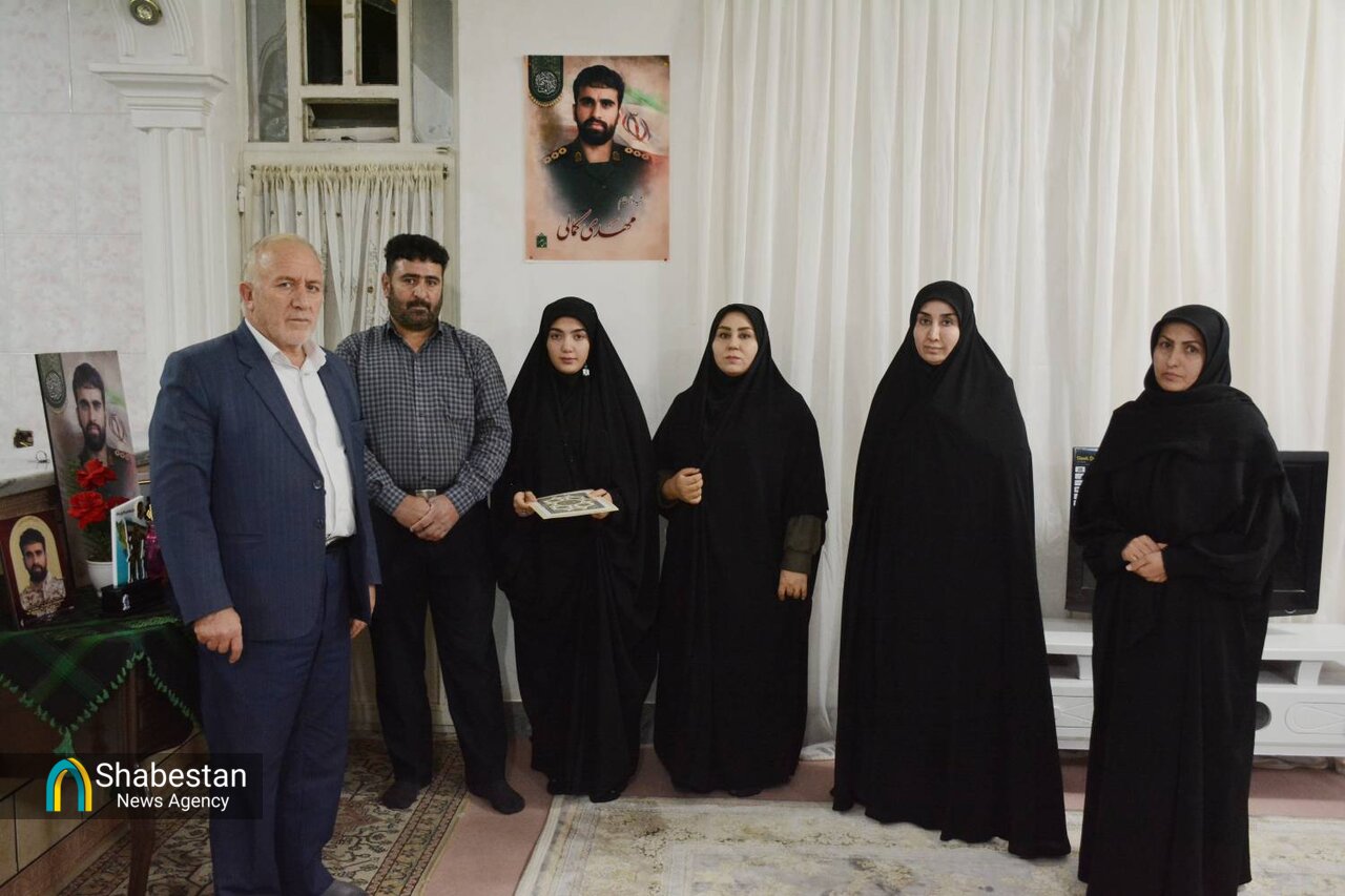 دیدار مدیرکل بنیاد شهید وامور ایثارگران لرستان با مادر شهید «مجید پیوند» و همسر شهید«مهدی کمالی»