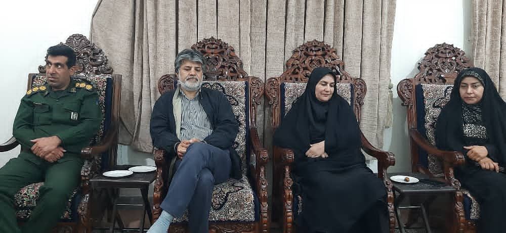 خانوادههای شهدا نماد وفاداری به آرمانهای انقلاب هستند