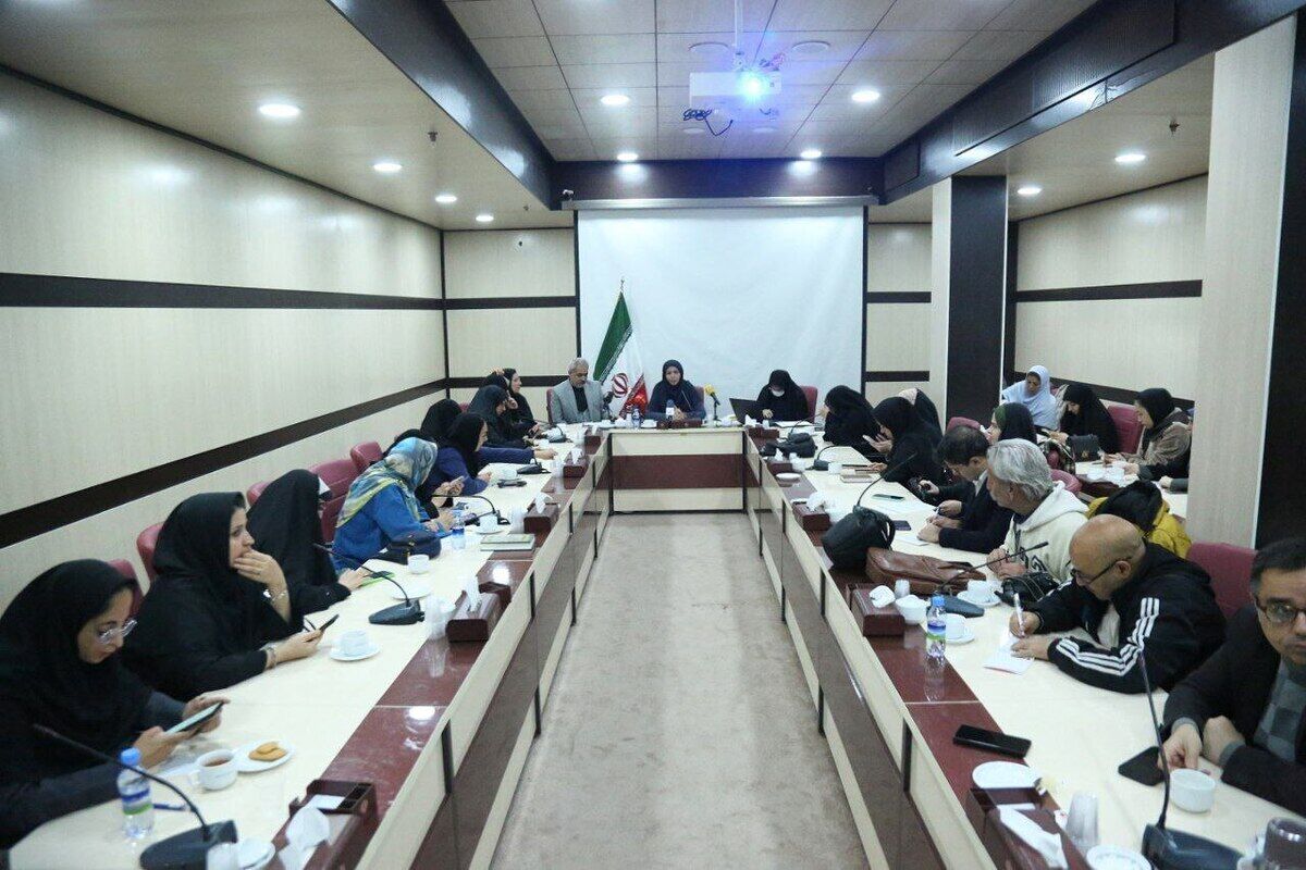 از اجلاسیه نماز ویژه بانوان تا جشنواره عکس و شب شعر در مشهد مقدس