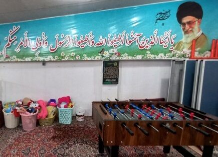 مسجدی که در آن کتاب چراغ اول است