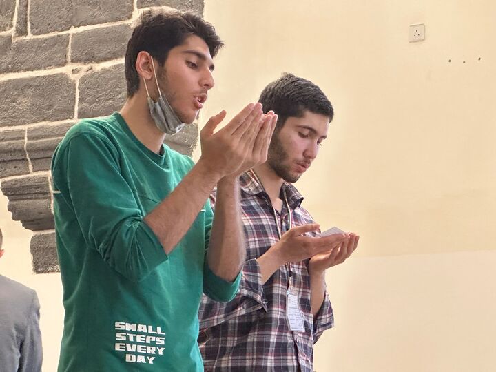 دانش‌آموزان ایرانی در مدینه نماز باران اقامه کردند