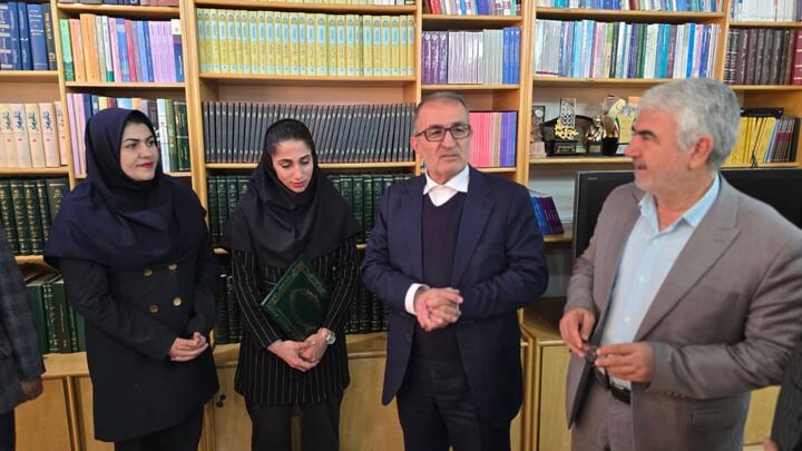 تقدیر استاندار از قهرمان طلایی المپیک ناشنوایان توکیو تقدیر استاندار از قهرمان طلایی المپیک ناشنوایان توکیو