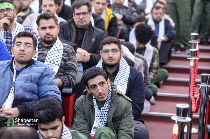 رهبر معظم انقلاب: یکی از بازوهای اساسی نهضت دانشجویان هستند