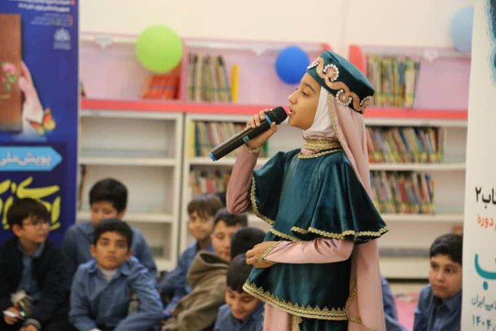 سلینا آقایی در جمع چهره‌های شاخص هنری آذربایجان‌غربی