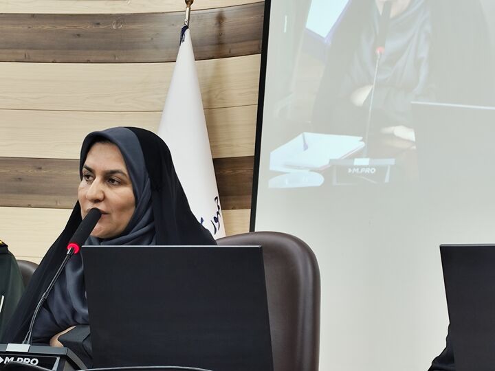 هر جامعه‌ای که قهرمان دارد شکست‌ناپذیر است