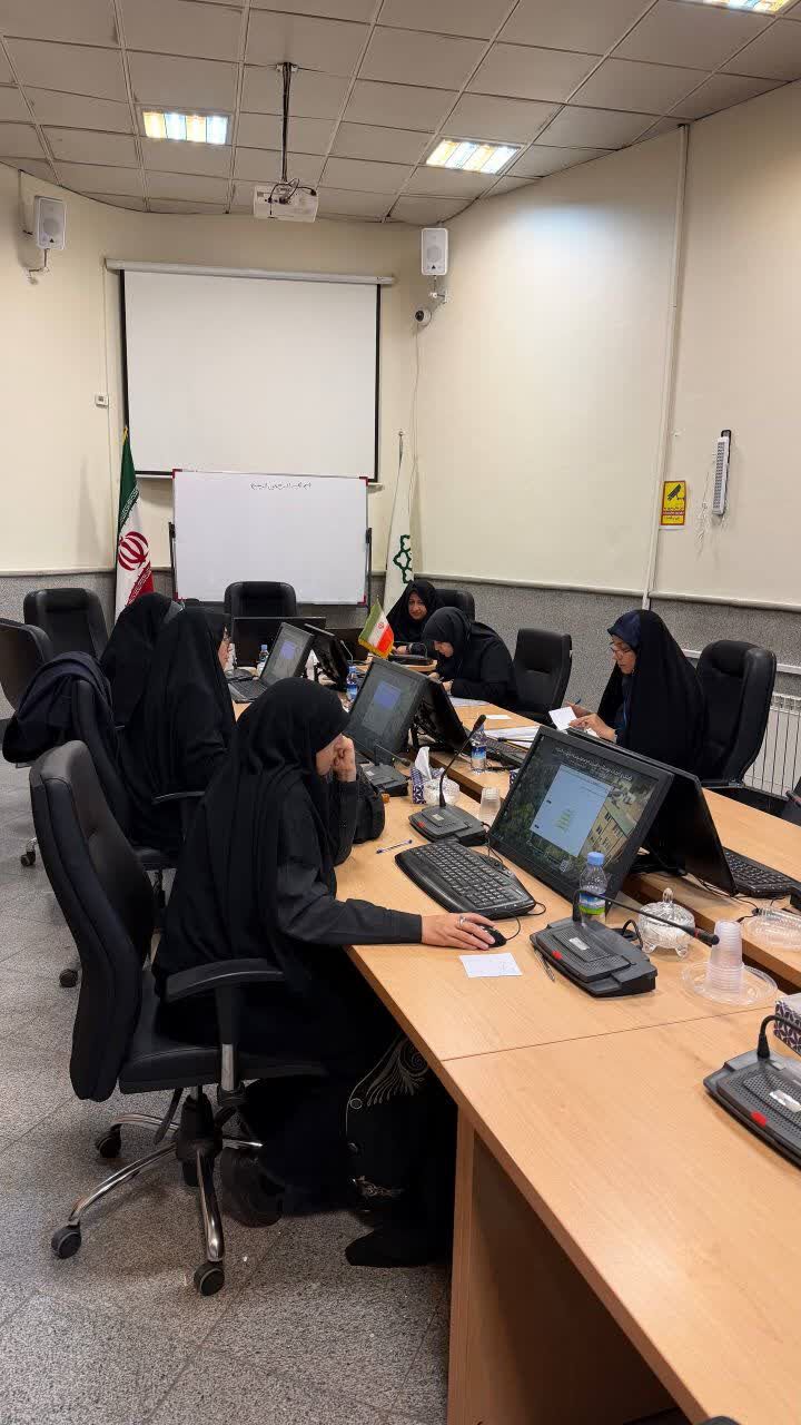 آغاز سنجش حرفه‌ای مدیران و رؤسای زنان و خانواده مناطق ۲۲ گانه