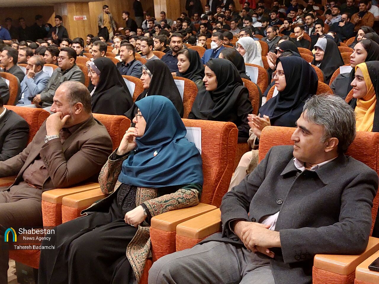 گفتگوی دانشجویان کرمانی با سخنگوی دولت/ دانشجو مطالبه‌گر اما همراه دولت است