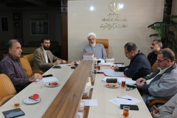 تأکید معاون قرآنی وزیر فرهنگ بر تمرکز روی طرح‌های ضروری نماز