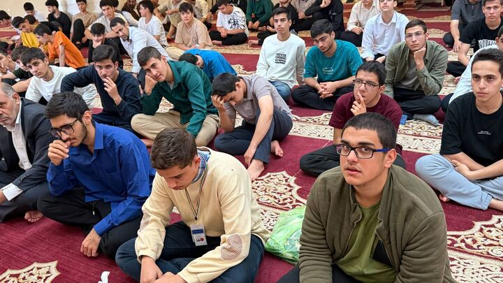 مراسم وداع دانش آموزان عمره‌گزار در مکه