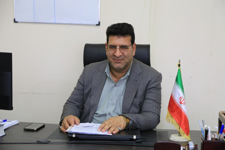 خدمت به مردم باید فارغ از هر نگاه سیاسی انجام شود