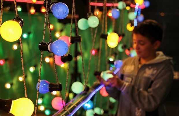 نور که میرسد، دلها بیدار میشوند؛ تدارک بزرگ بچهمسجدیها برای شبِ مادر