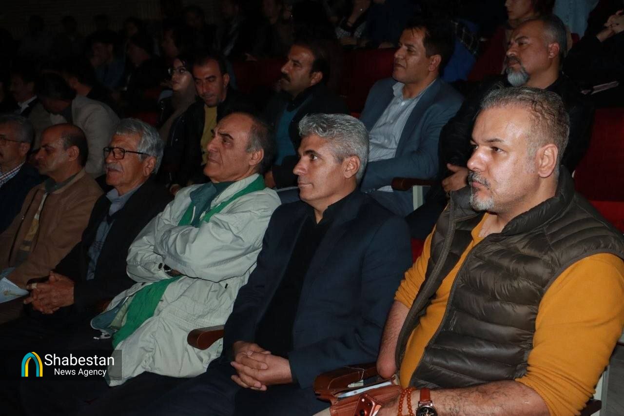 جشنواره تئاتر کردی سقز؛ آیینه صلح و همدلی در قلب فرهنگ کردستان