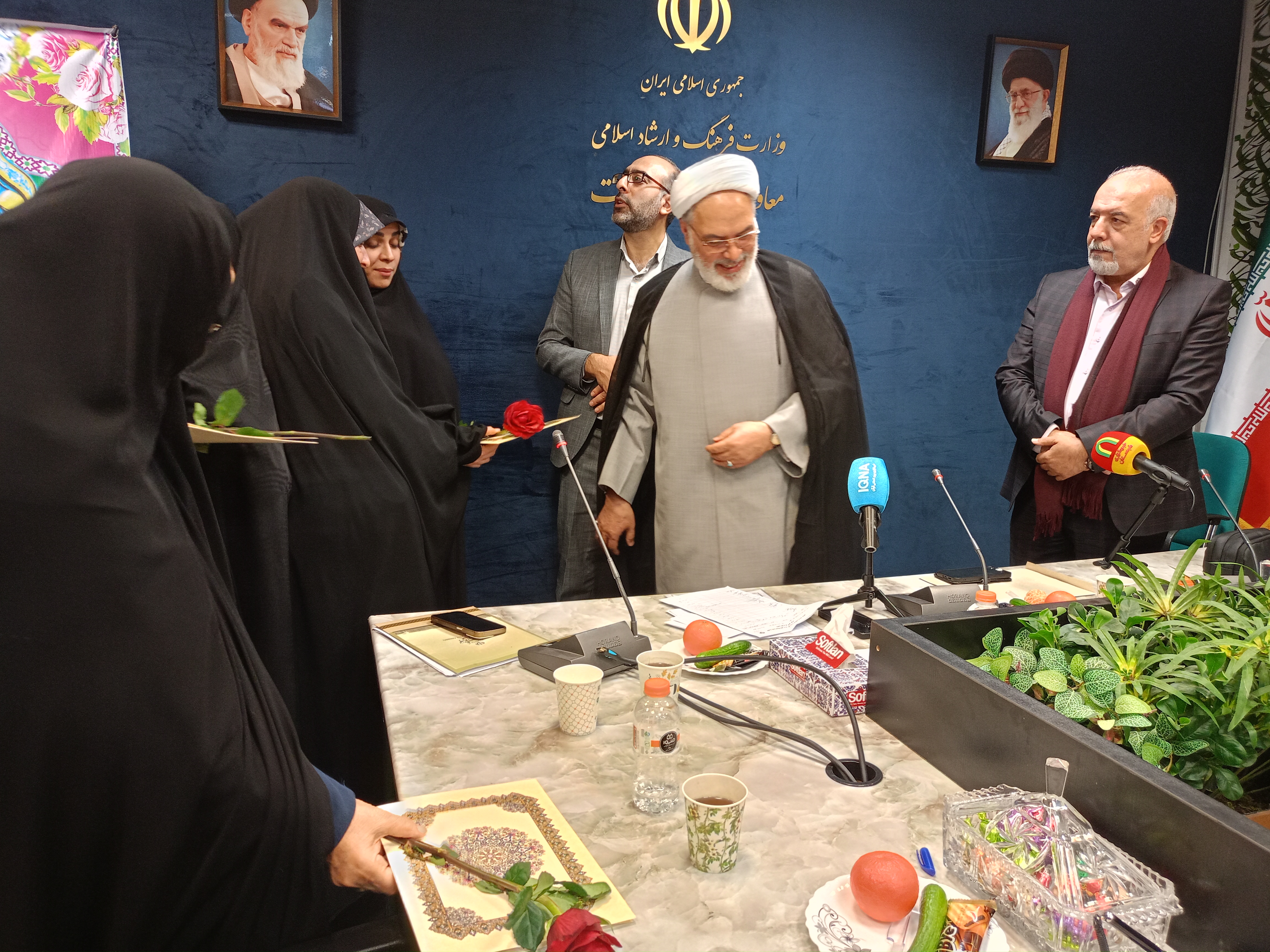 برای بسترسازی فعالیت موسسات قرآنی با مجلس تعامل می‌کنیم