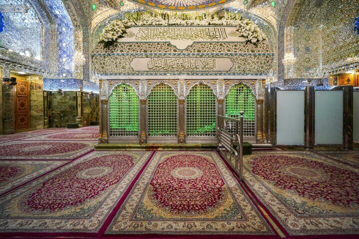 آیین غبارروبی ضریح مطهر امام رضا(علیه السلام) با حضور جمعی از بانوان