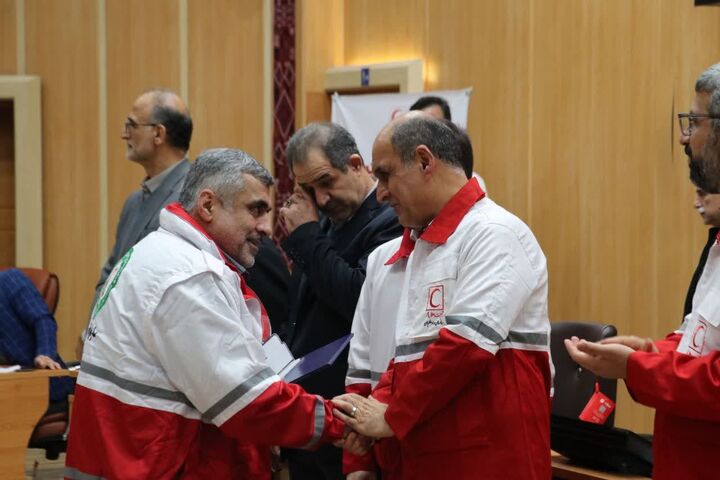 تجلیل از داوطلبان جمعیت هلال احمر گیلان