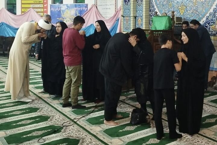 آغاز طرح «بوسه بر دستان مهربانی» در مسجد جامع مینودشت