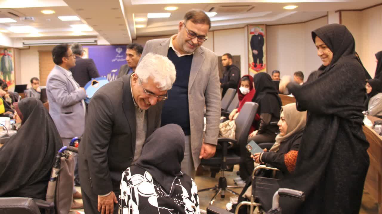  نشست صمیمانه مسئولان آران و بیدگل با جامعه معلولین؛ تجلیل از نخبگان و پیگیری جدی مطالبات