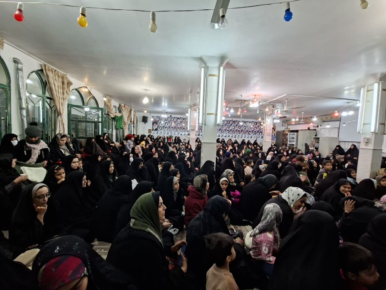 تجلیل از مقام زن در ویژهبرنامه میلاد حضرت فاطمه زهرا(س) در آران و بیدگل