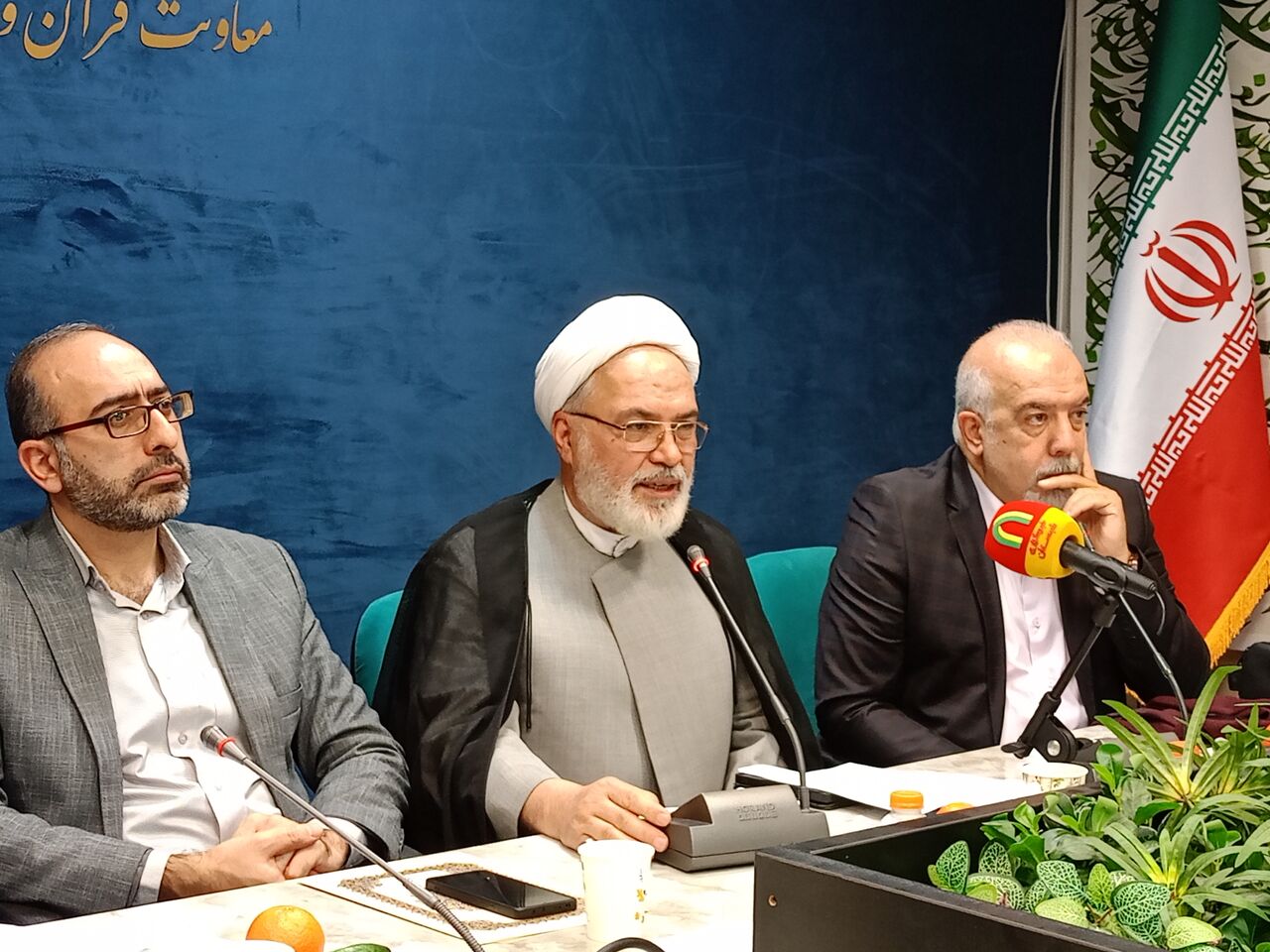 تلاش دولت برای بازگرداندن فعالیت های قرآنی به مساجد و تحقق مطالبه رهبر شهید