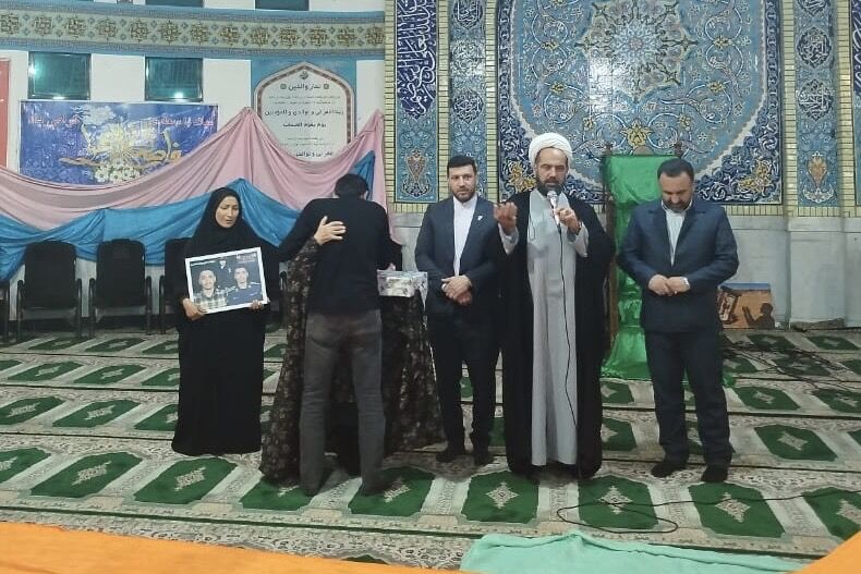 آغاز طرح «بوسه بر دستان مهربانی» در مسجد جامع مینودشت