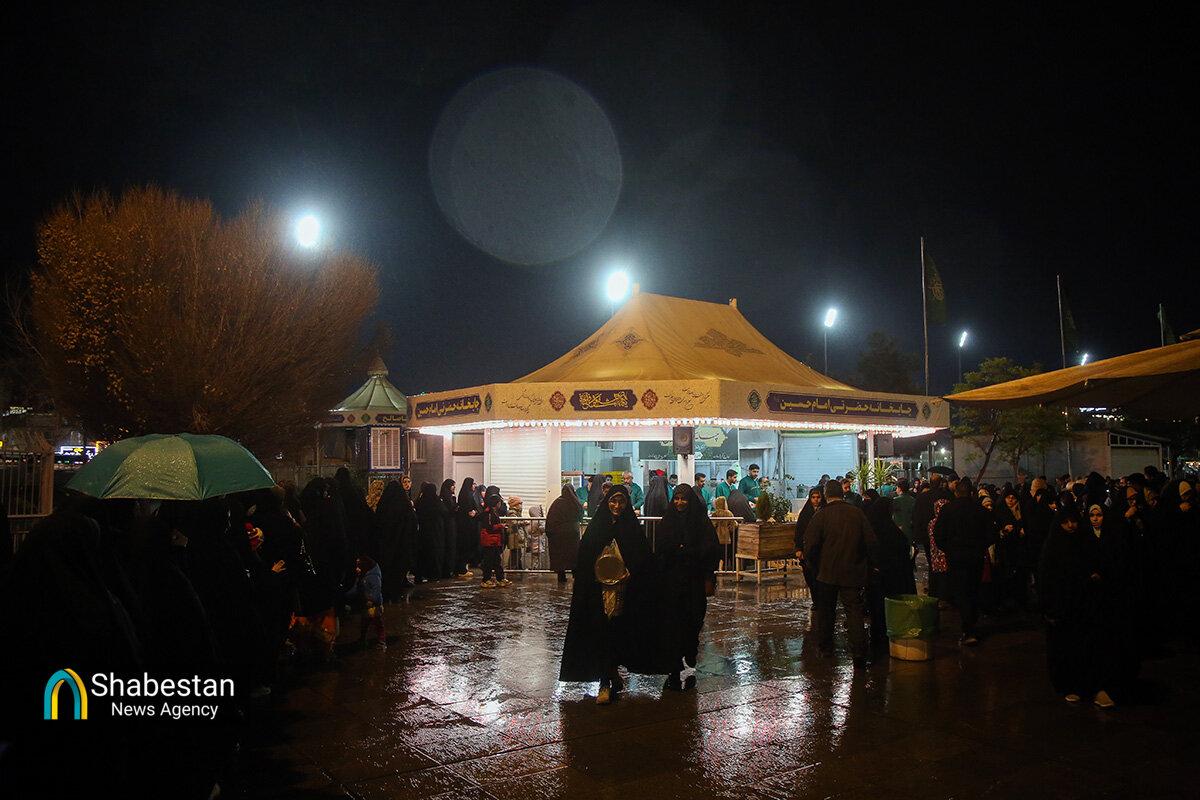 حال و هوای حرم بانوی کرامت در شام میلاد حضرت زهرا (س)