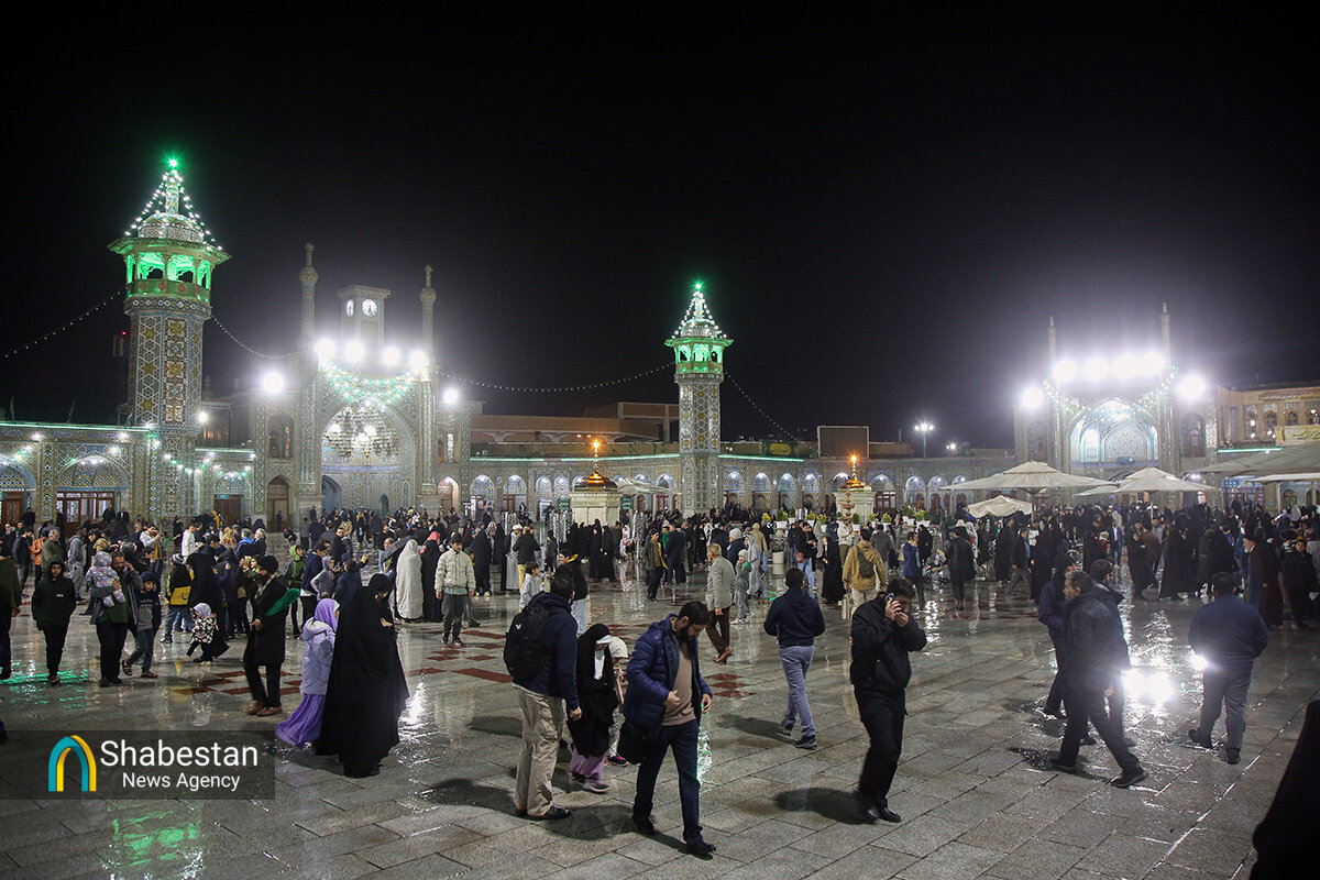 حال و هوای حرم بانوی کرامت در شام میلاد حضرت زهرا (س)