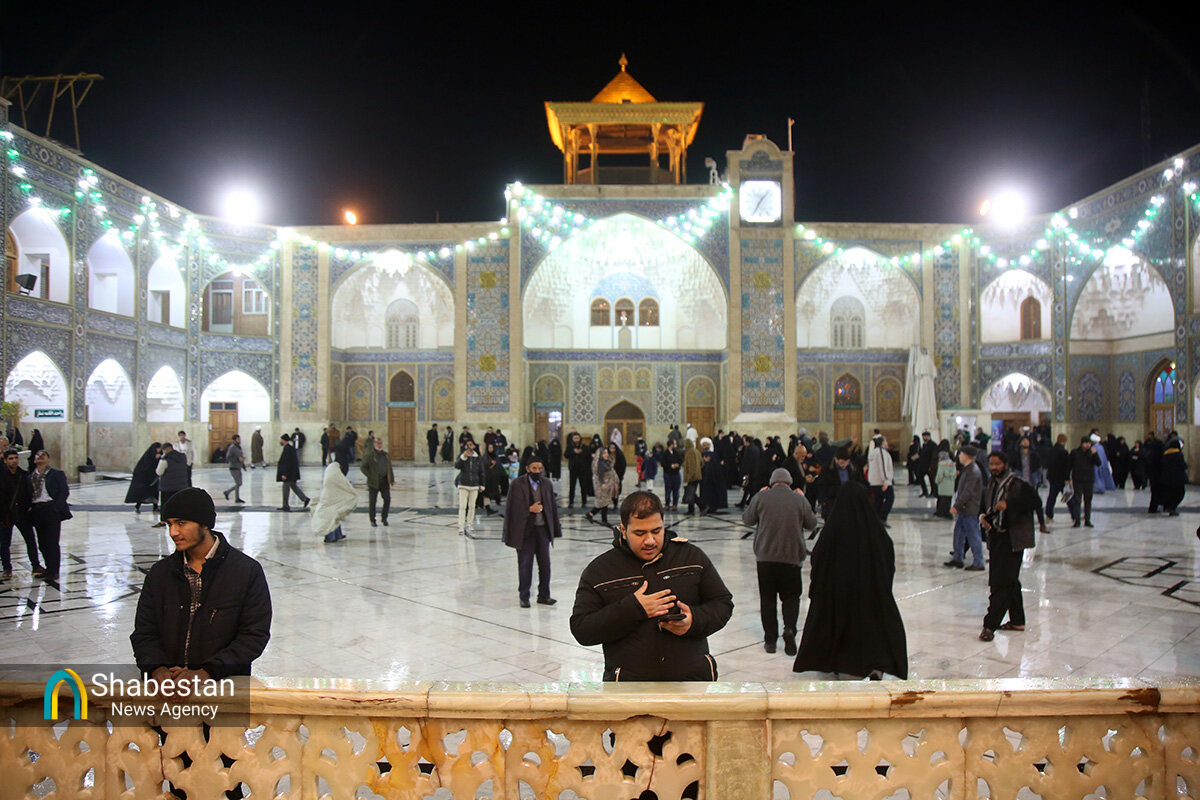 حال و هوای حرم بانوی کرامت در شام میلاد حضرت زهرا (س)