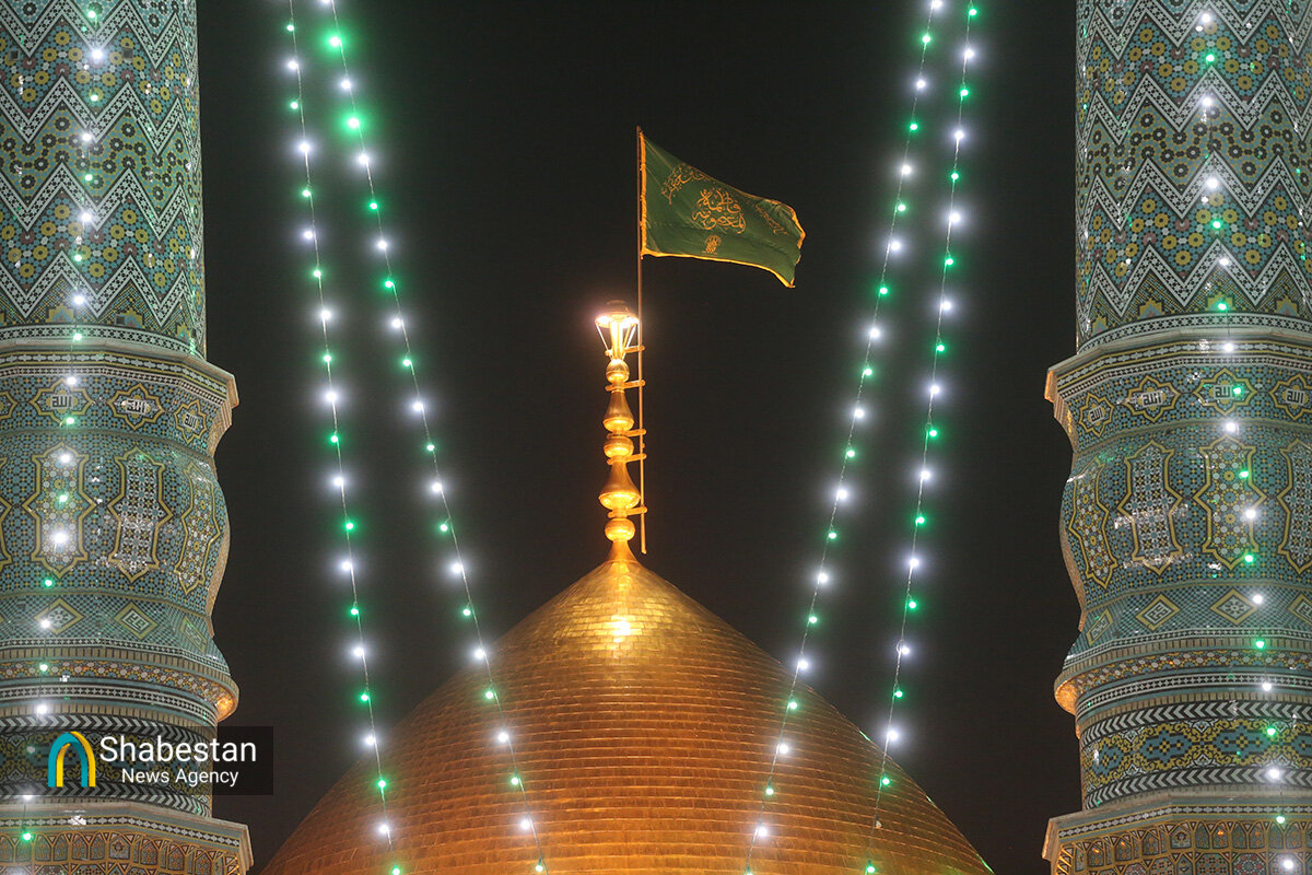 حال و هوای حرم بانوی کرامت در شام میلاد حضرت زهرا (س)