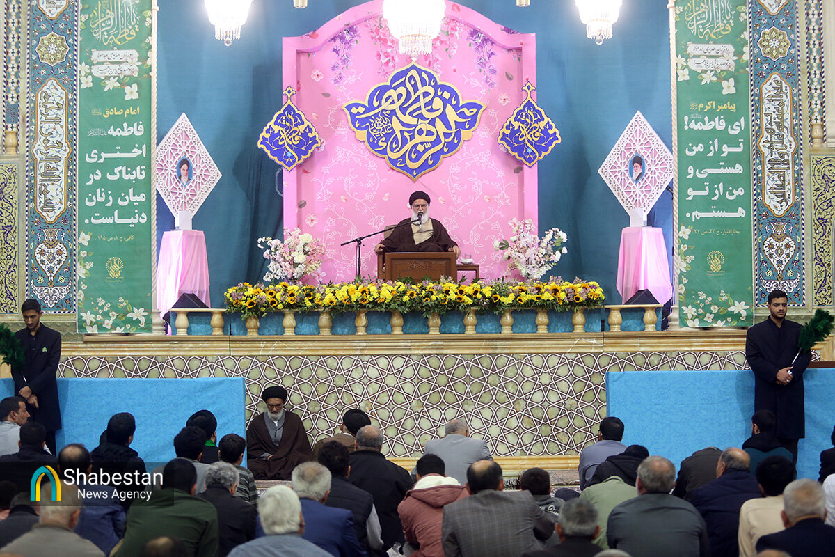 حال و هوای حرم بانوی کرامت در شام میلاد حضرت زهرا (س)