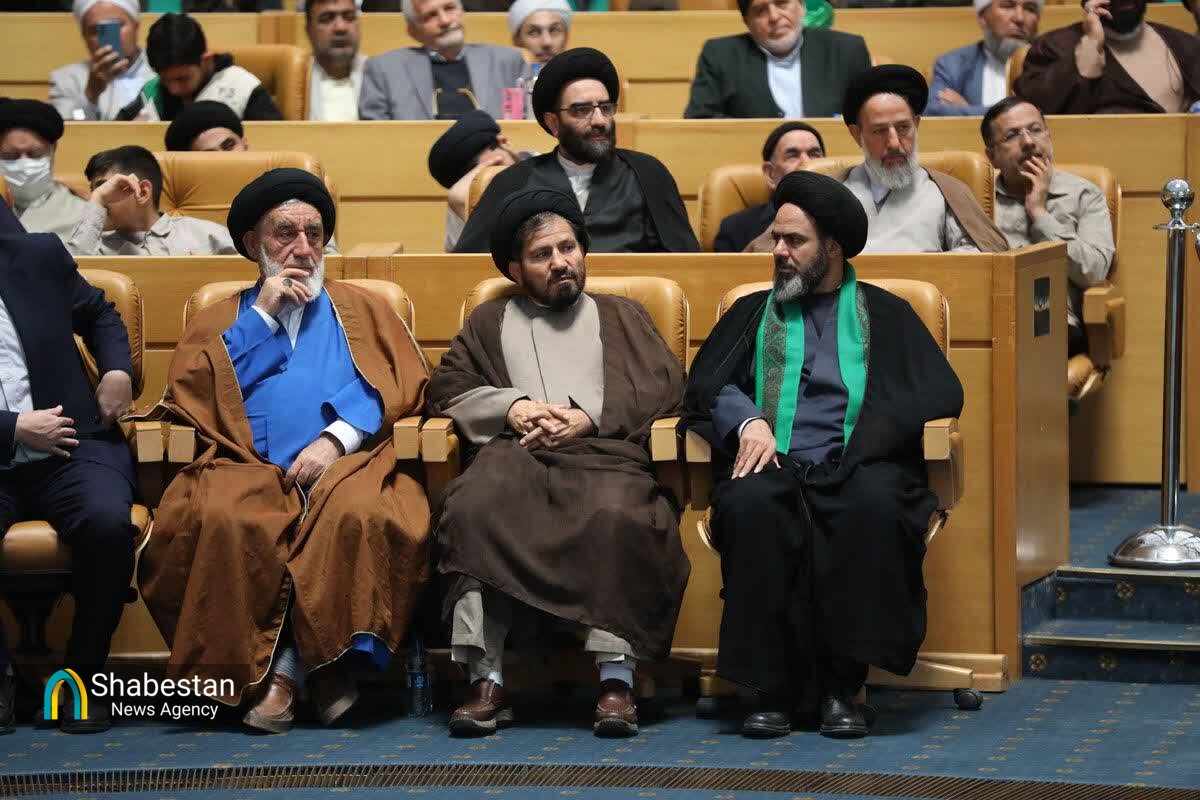 چهارمین همایش بزرگ سادات از قاب تصویر