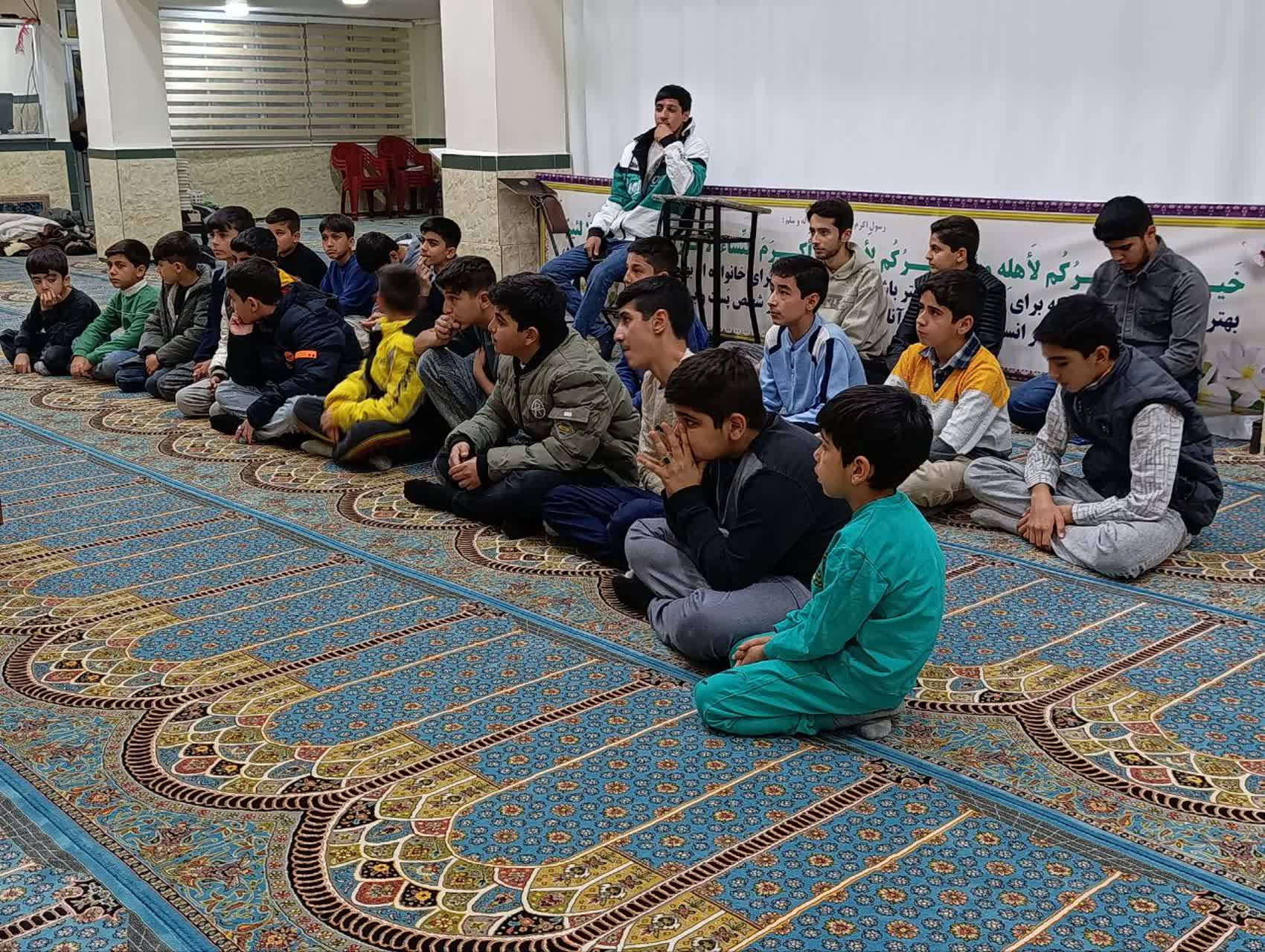 مسجد، خانه امن و پویا برای نوجوانان؛ چرا و چگونه؟