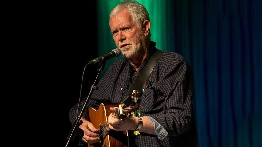 برنده یوروویژن ۱۹۹۴، جایزه خود را در اعتراض به حضور اسرائیل پس فرستاد