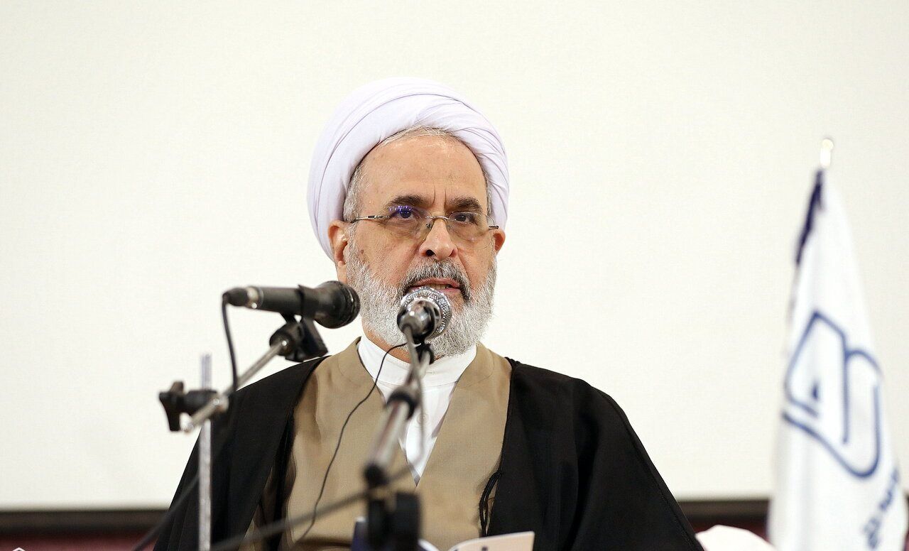 تحقیق و پژوهش برای طلاب جوان با استعداد واجب عینی است