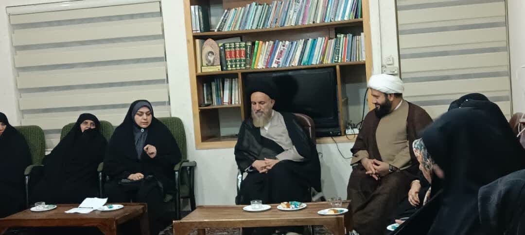 قانون حجاب و عفاف باید از لایه‌ های بالایی قله آغاز شود