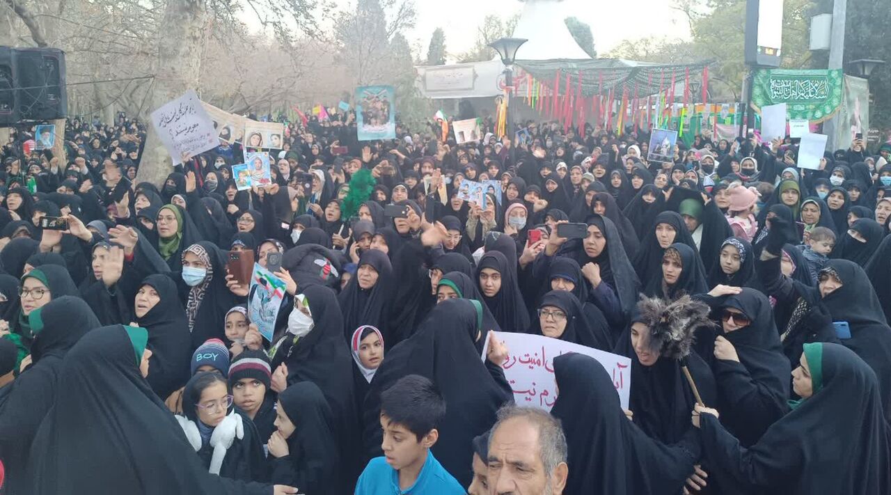اجتماع بانوان و پیادهروی حجاب فاطمی در پارک ملت مشهد