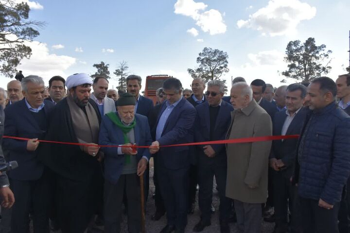 افتتاح نیروگاه ۲ مگاواتی و آغاز ساخت نیروگاه ۱۲ مگاواتی خورشیدی در زرندیه