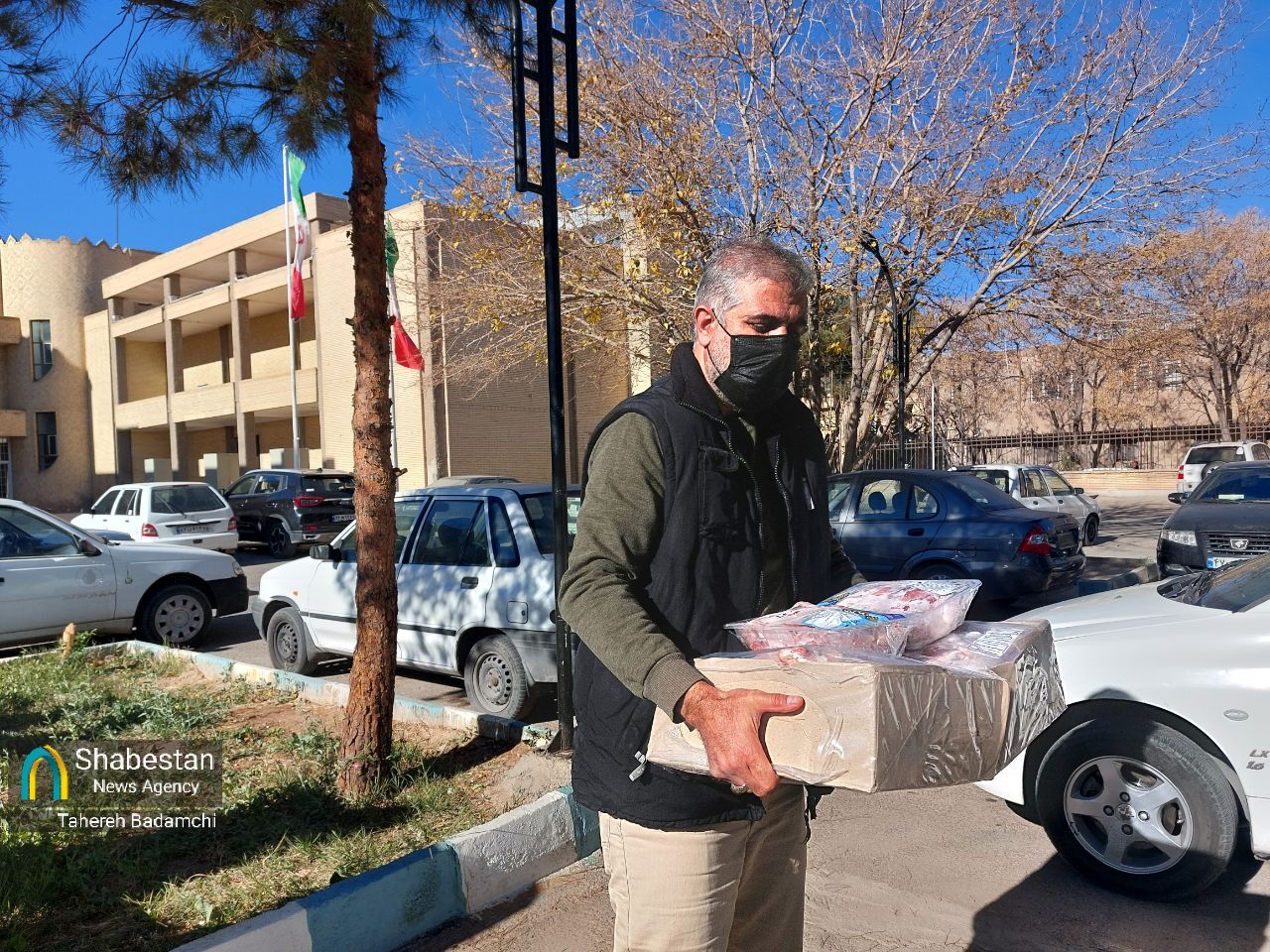 بچههای مسجدی کرمان حامل هدیه مادری حضرت خدیجه سلام الله علیها در نذر قربانی فاطمی