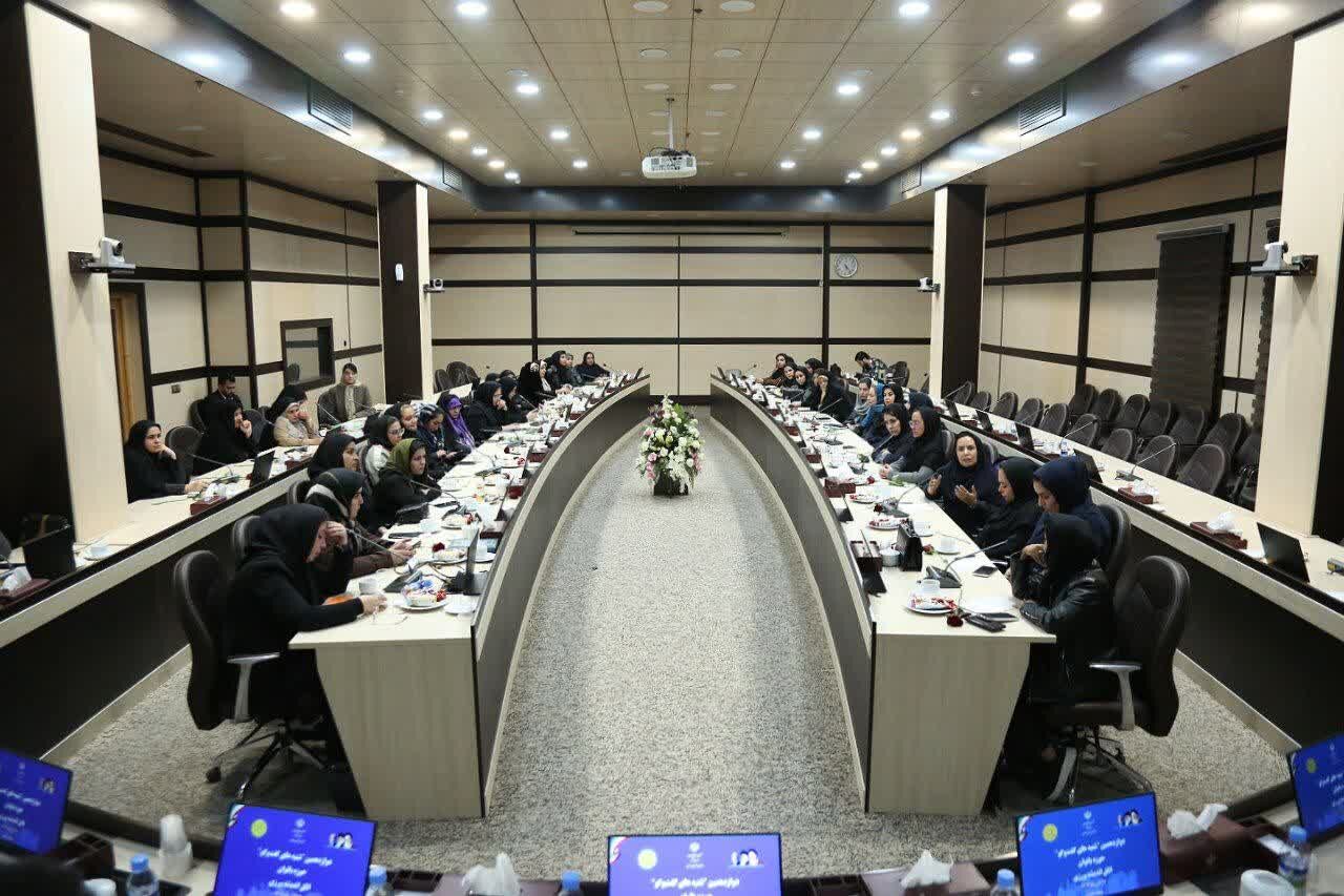 استاندار پای صحبت بانوان مشهد مقدس