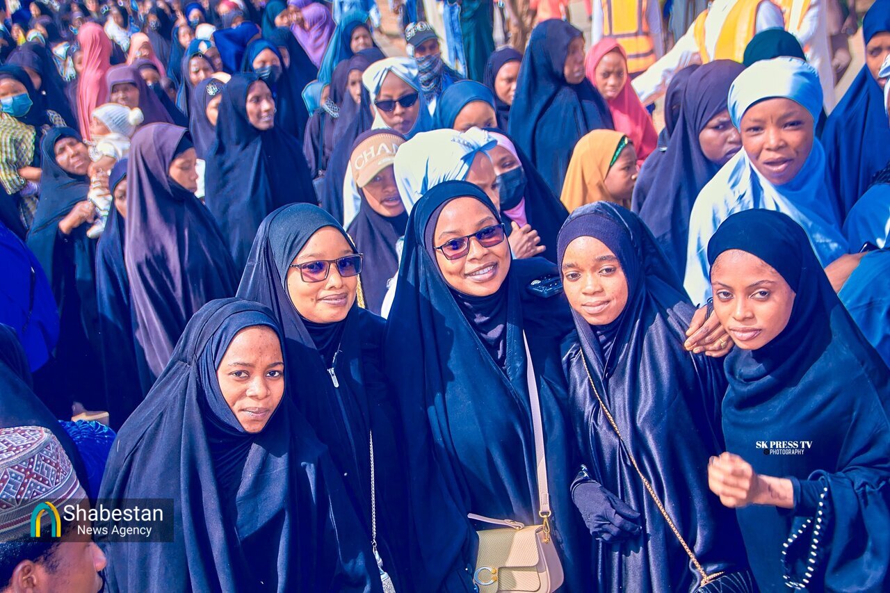 جشن خیابانی در نیجریه به مناسبت ولادت حضرت فاطمه (س)