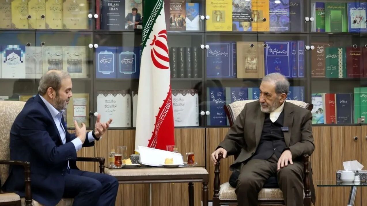 ولایتی: ایران با قاطعیت از حزبالله لبنان حمایت میکند