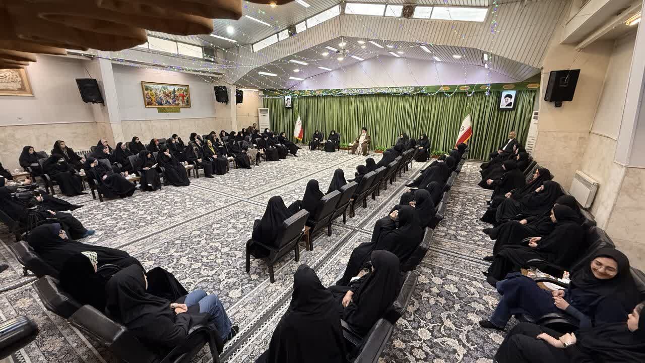 «عاطفه»، سلاح راهبردی بانوان در جنگ رسانهای| بانوان رسانهای میتوانند جو نادرست جامعه را بشکنند