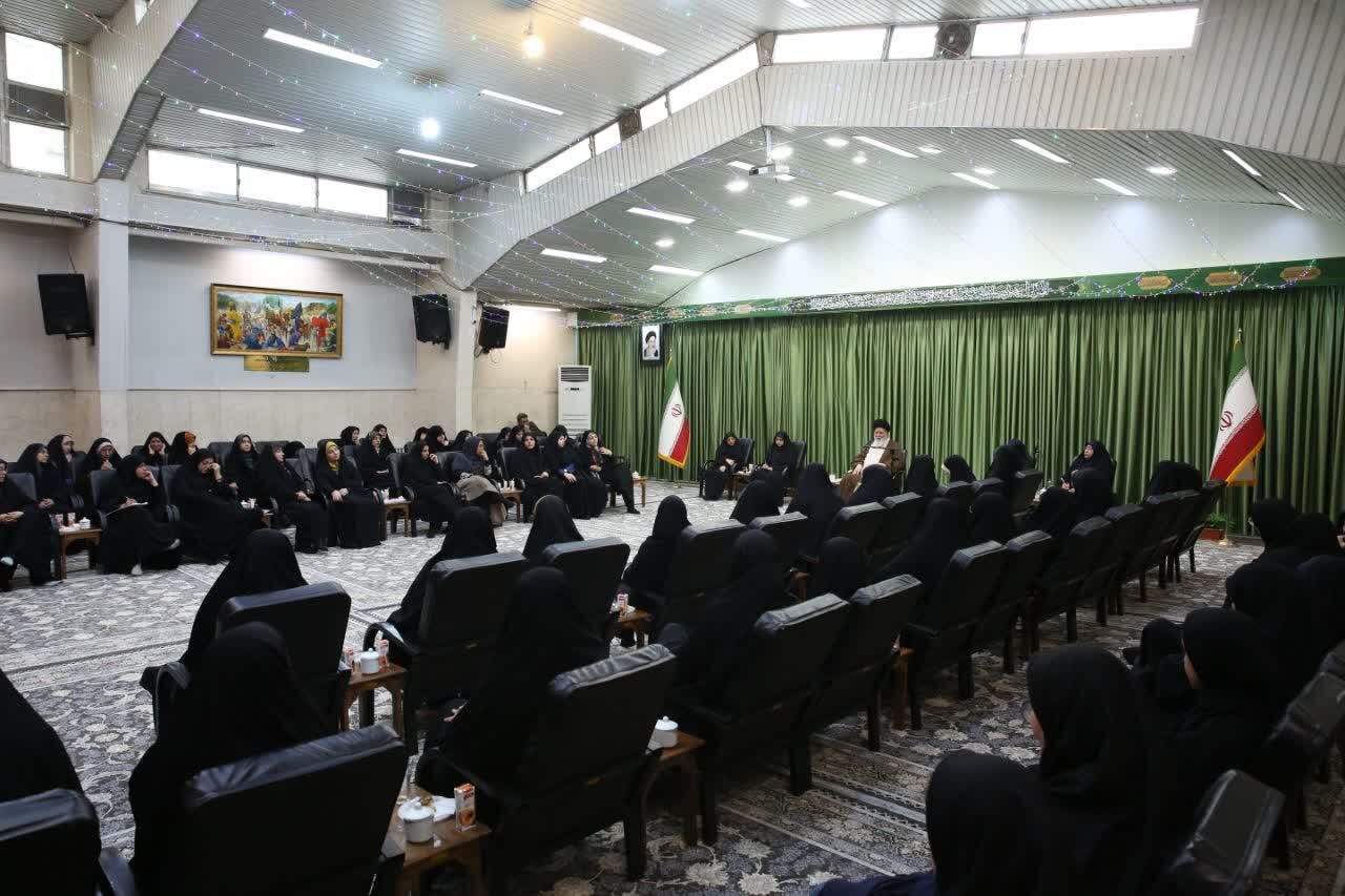 «عاطفه»، سلاح راهبردی بانوان در جنگ رسانهای| بانوان رسانهای میتوانند جو نادرست جامعه را بشکنند