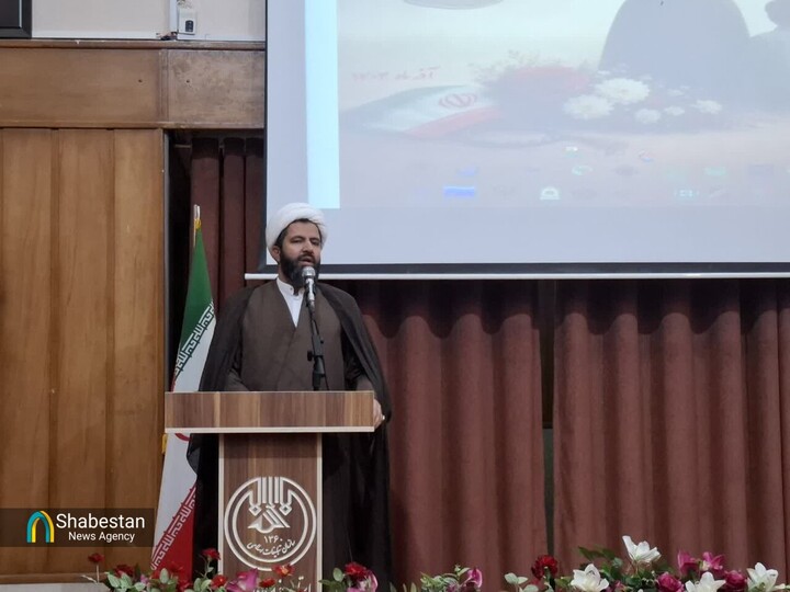 الگوی تربیتی حضرت زهرا(س) راهبردی برای سامان‌بخشی جامعه است