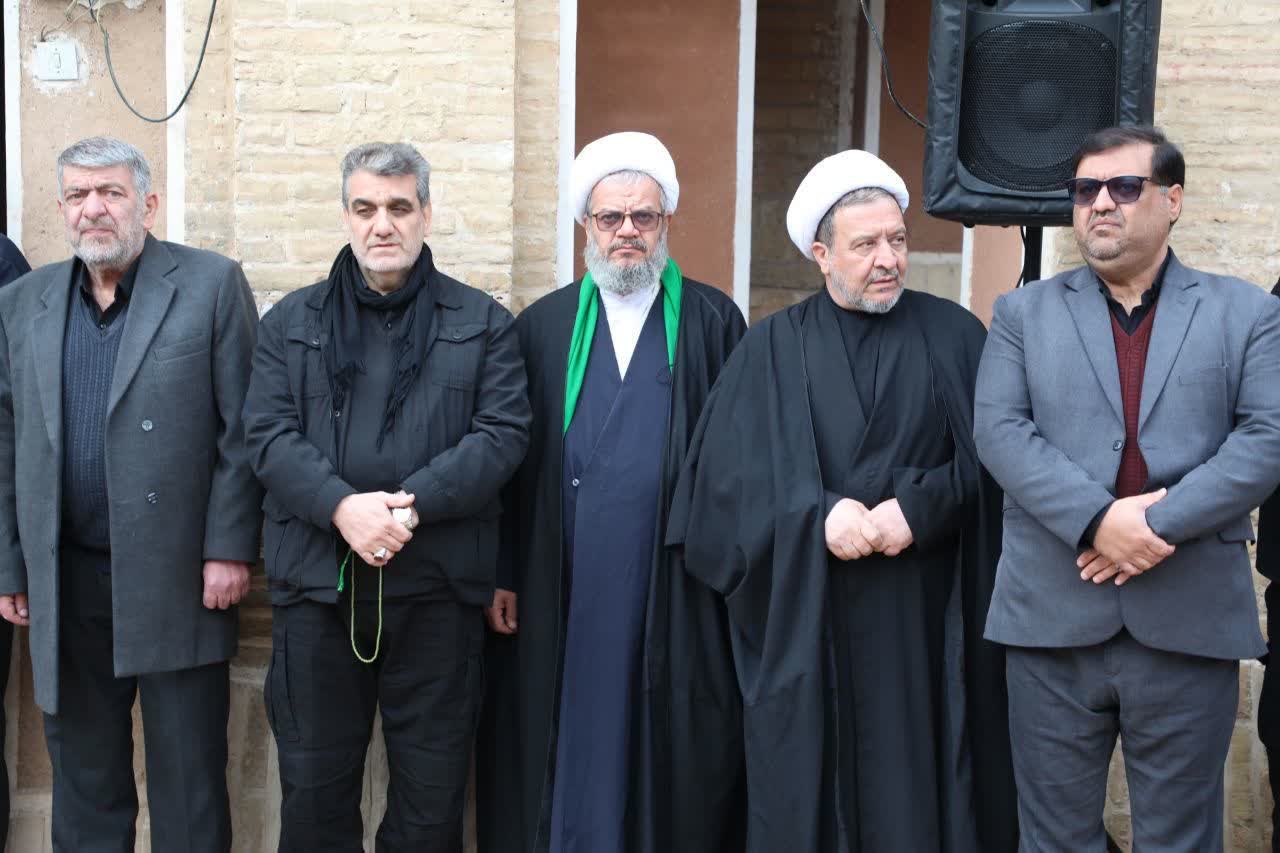 آیین وداع طلاب و روحانیون شهرستان دامغان با پیکر مرحوم آیت‌الله شاهچراغی