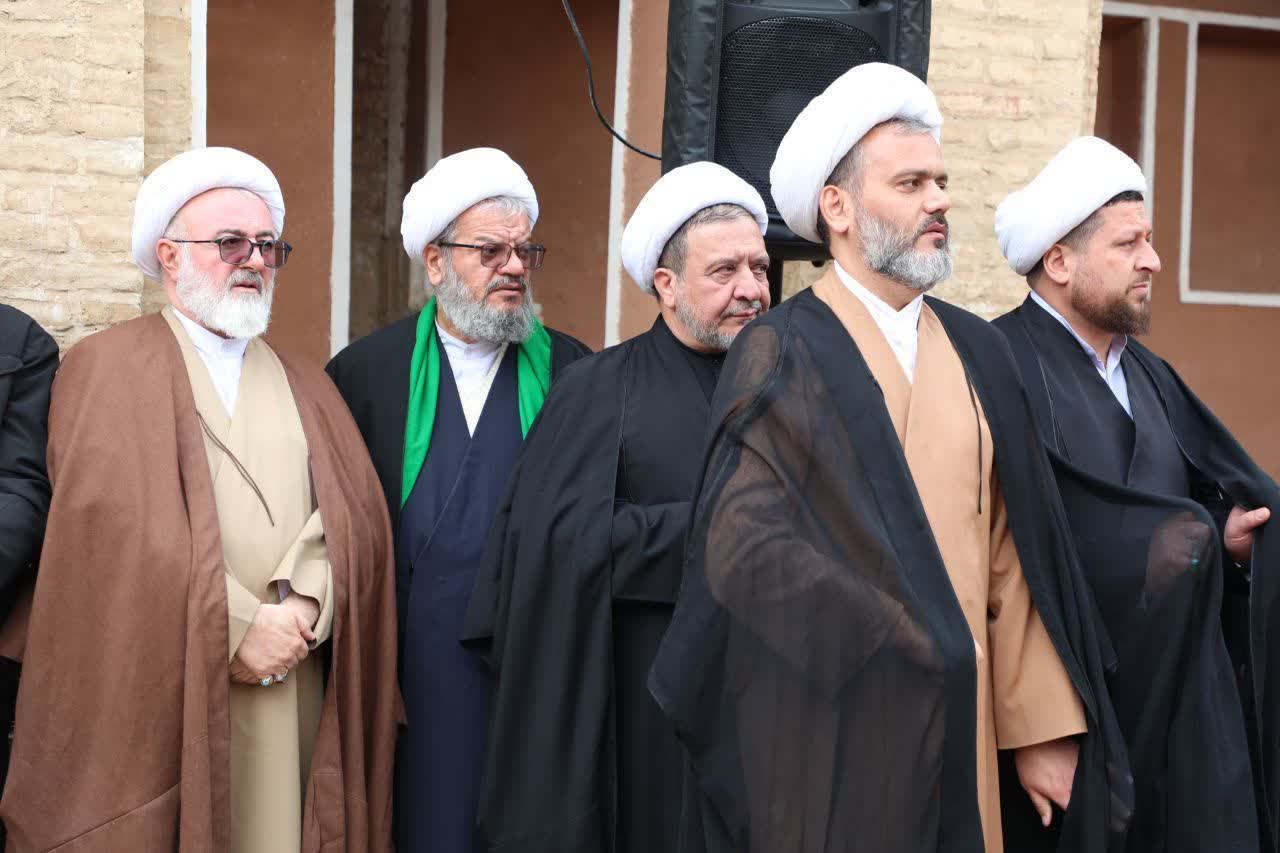 آیین وداع طلاب و روحانیون شهرستان دامغان با پیکر مرحوم آیت‌الله شاهچراغی