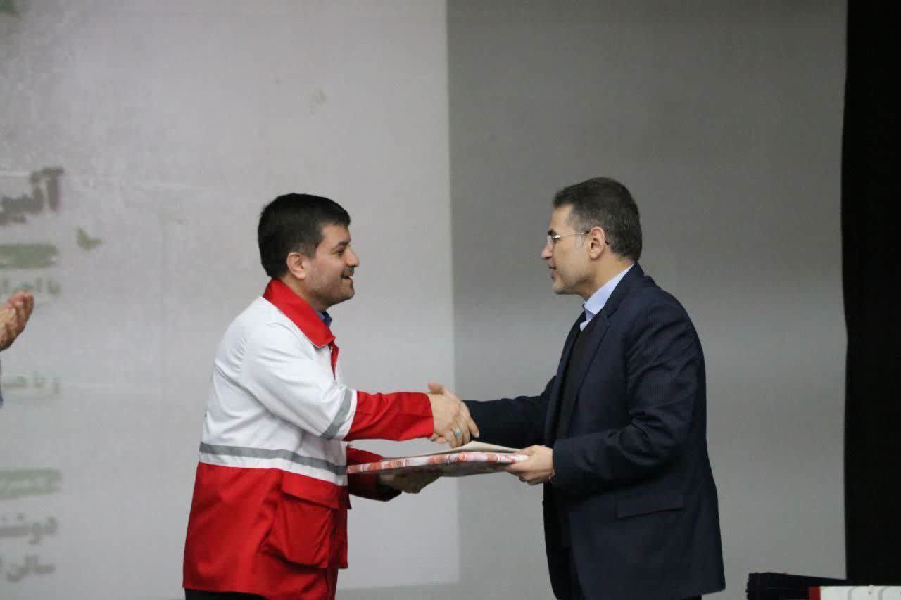 تقدیر از برگزیدگان کشوری مسابقات جهش یاس در گیلان