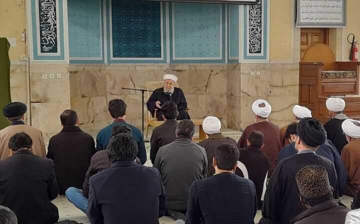 سلاح حزب‌الله، عزت و شرف لبنان است