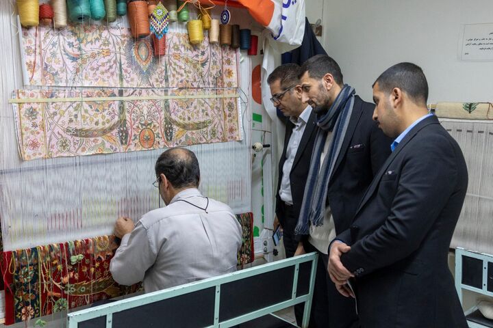 بازدید هیأت موزه الکفیل از کارگاه‌های قالی‌بافی سنتی تهران به منظور آشنایی با صنعت قالیبافی
