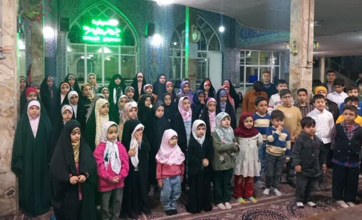 تمرین همخوانی قرآن کریم با حضور گسترده اعضای بیت‌القرآن مسجد جامع کرج