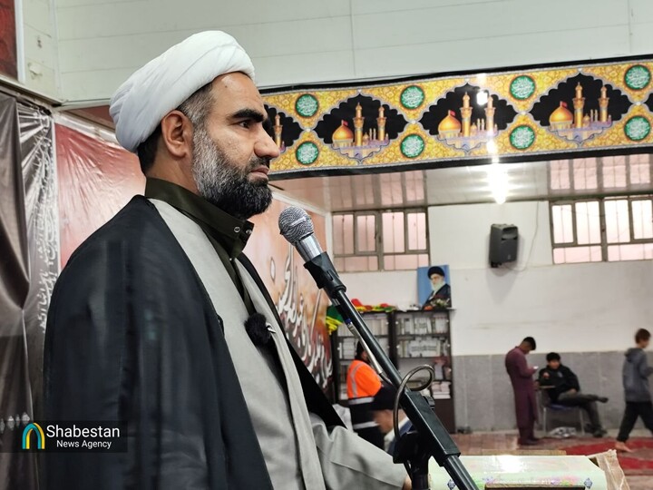 خون شهیدان چراغ راه ملت است